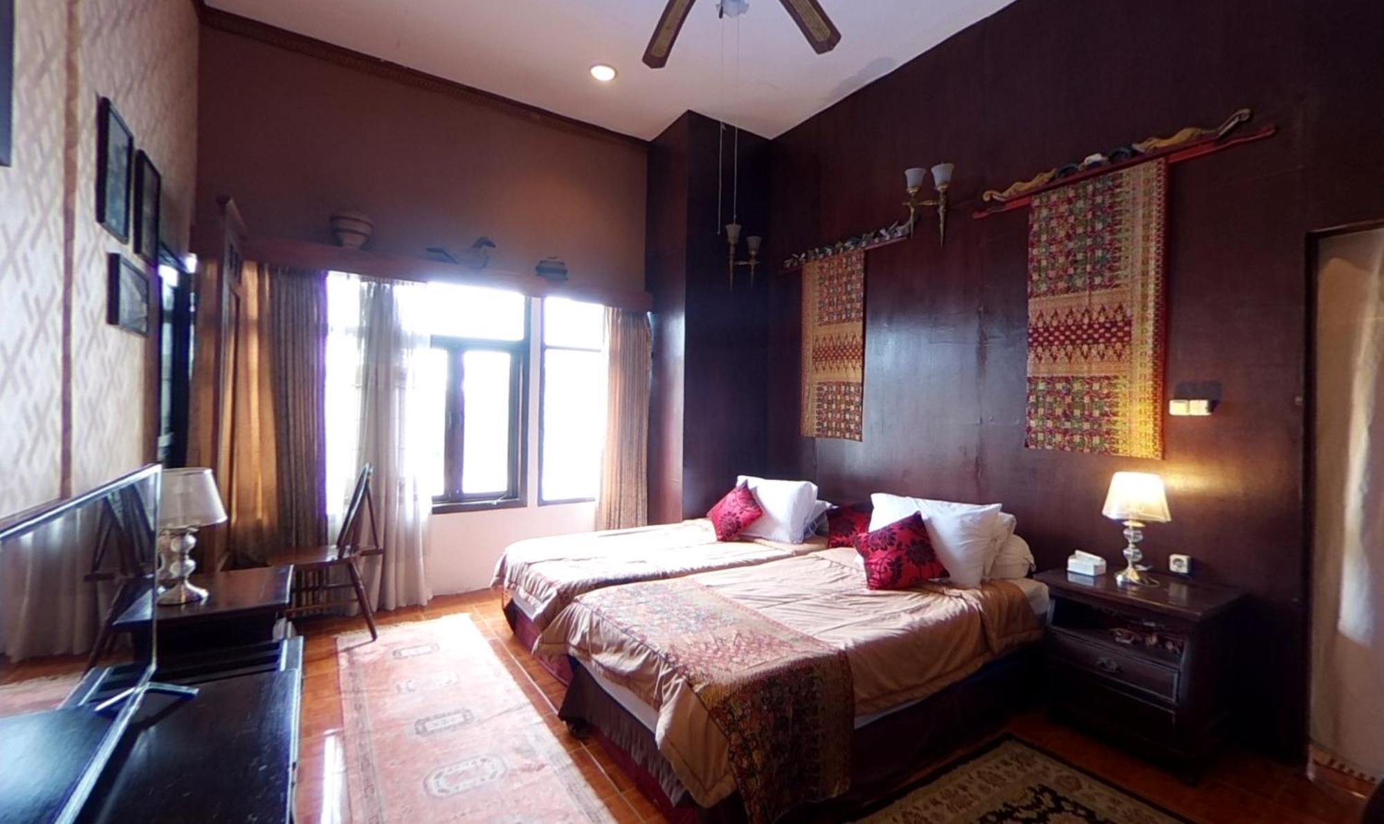 Badjoeri Ethnic Wooden Homestay Bandung Oda fotoğraf