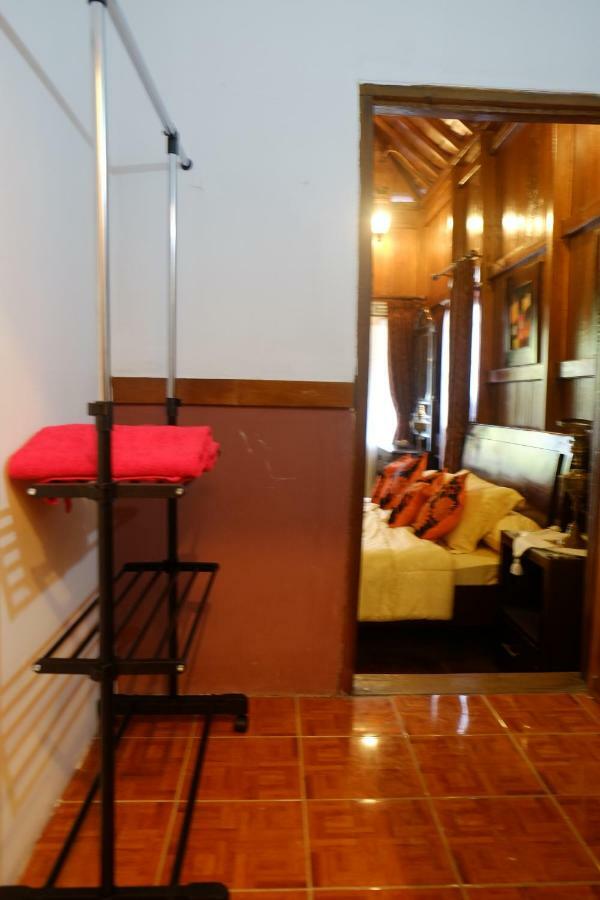 Badjoeri Ethnic Wooden Homestay Bandung Dış mekan fotoğraf
