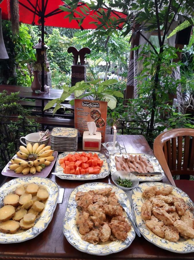 Badjoeri Ethnic Wooden Homestay Bandung Dış mekan fotoğraf